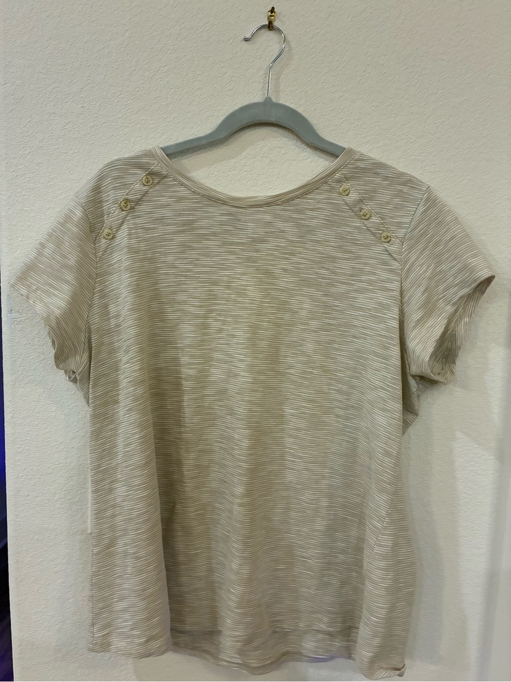 Liz Claiborne Light Beige Space‑Dye Crewneck Top GUC— (Free w/ Bundle)